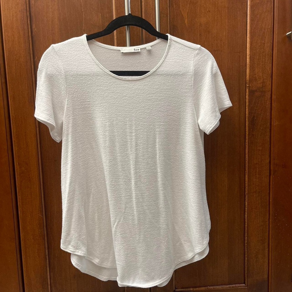 Aritzia Wilfred Free white tshirt